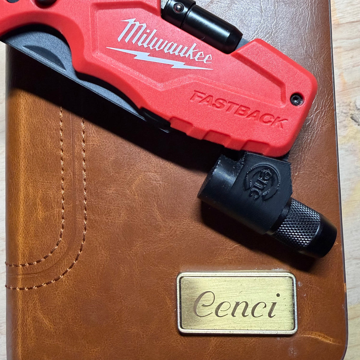 Milwaukee Fastback Light - Multi Tool Flashlight